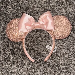 Disney Parks Rose gold Minnie Mouse ears